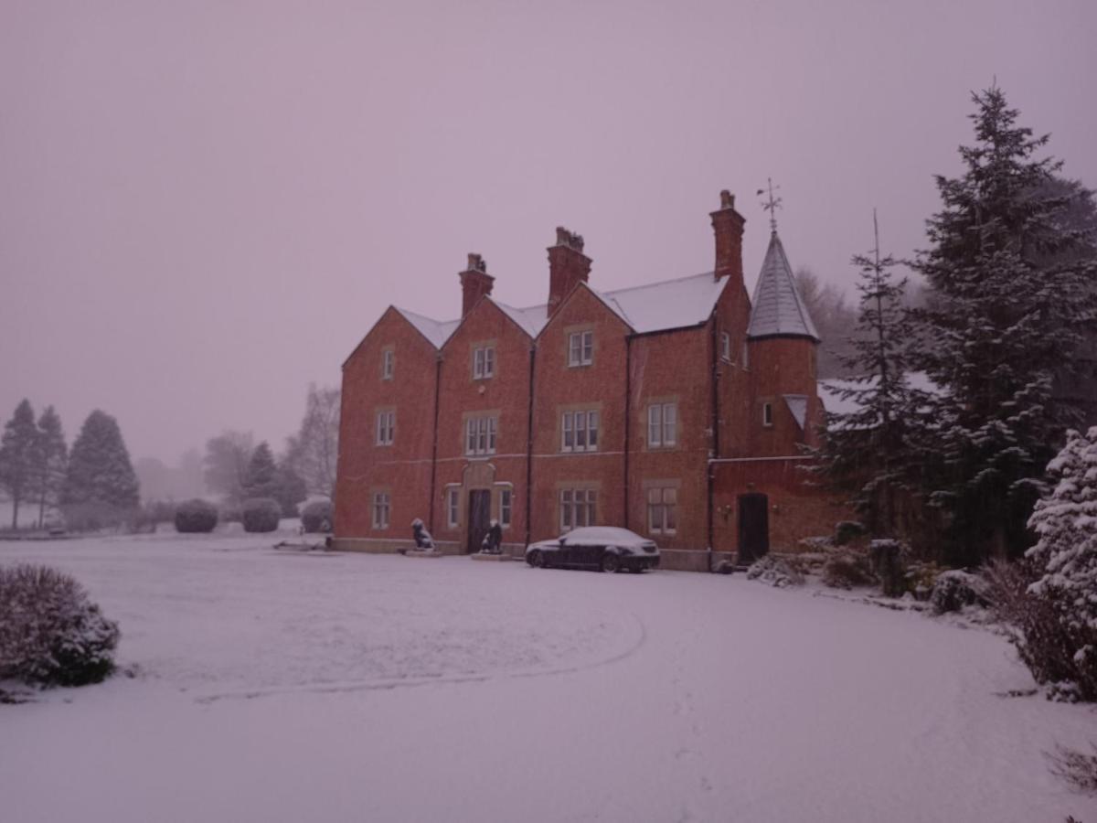 The West Wing At Eriviat Hall Hot Tub Henllan  Kültér fotó
